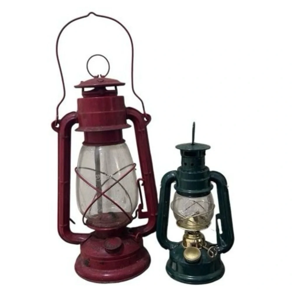 Lot of 2 Vtg Jupiter Hurricane Kerosene Globe Lamp Lantern Set Medium Red Green